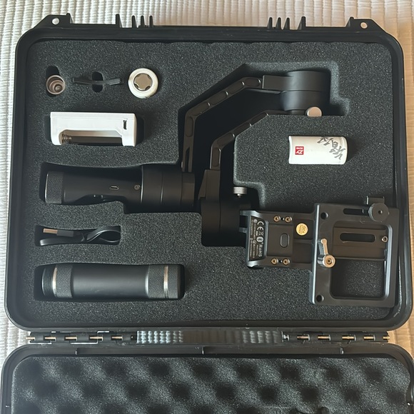 Zhiyun Crane V2 3-Axis Handheld Gimbal Stabilizer - Picture 8 of 9